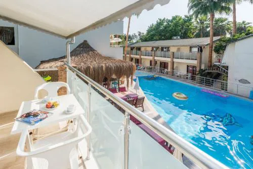 Tropic Beach Club & Resort - Side