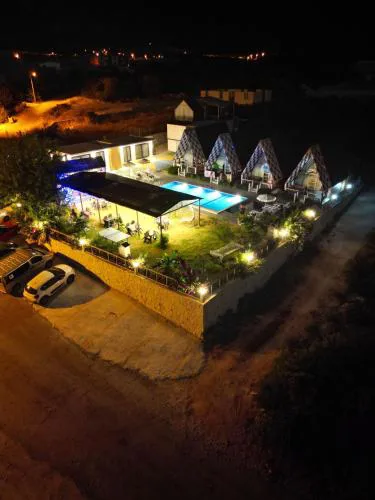 Bu Bungalow Hotel