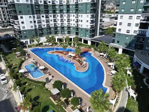 5 STAR FACILITIES/WALKING DISTANCE TO AMENITIES AND THE BEACH