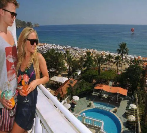 Azak Hotel