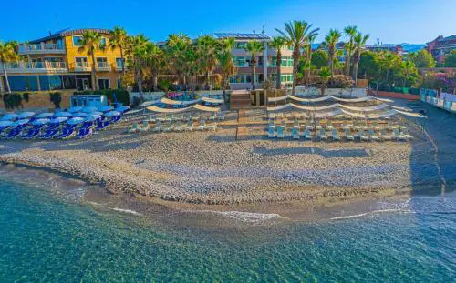 CLUB MONTE CARLO HoTEL
