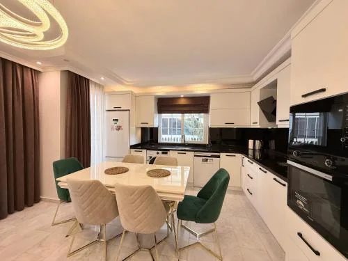 SA Apartments! 2BD Flat 400m to the Beach