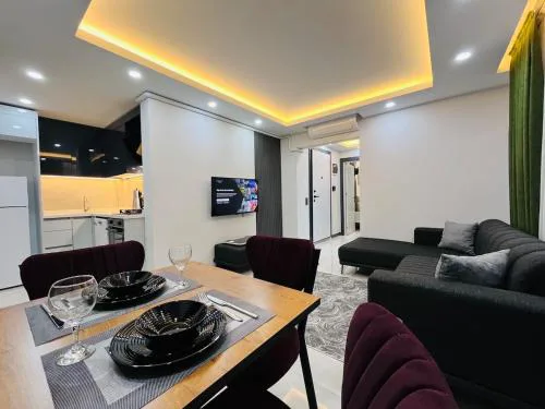 12 Fully Equipped Central Apartment