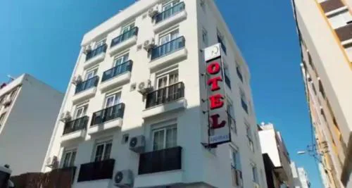 Bone Apart Otel