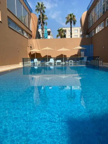 Central Spacious 3 Bedroom 3 Bathroom Flat