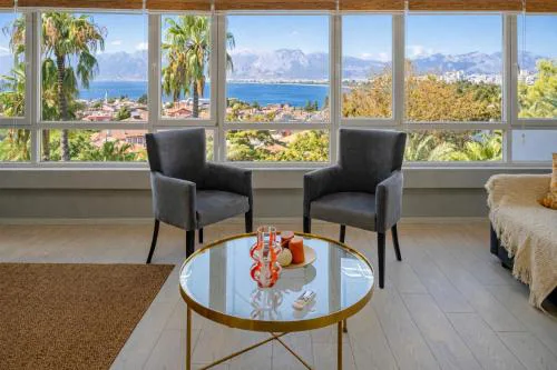 Hadrian Sky Bright Apartment with Sea & City Views Near Old Town
