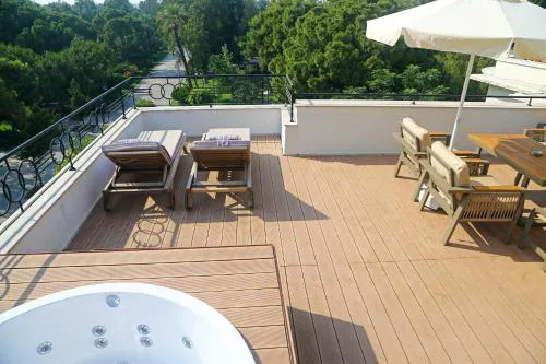 Perge Pine Green Hotel