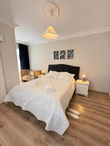 Seaview 2BR 2BA Apartment in Antalya Lara Cliffs