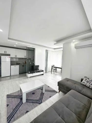 Sunny Escape, Just 400m from the Beach