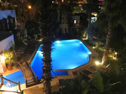 Villa with Garden Shared Pool – 4 Min from Beach