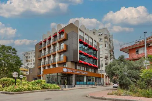 Wolf Of The City Hotel & SPA