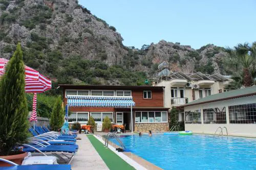 Canada Hotel & Bungalows