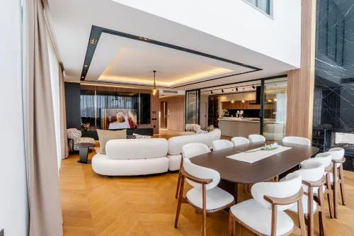 6-Bedroom Villa with Sauna & Pool