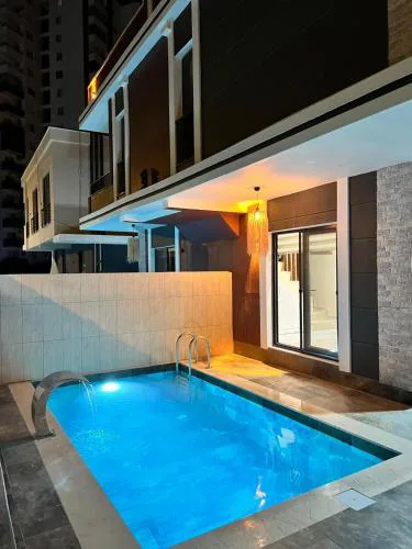 Dubleks Özel Havuzlu Lüks Villa