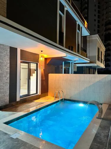 Dubleks Özel Havuzlu Teraslı Lüks Villa