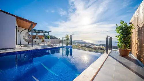 2 Bedroom Villa with Pool