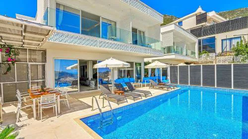 Akbel 3 bedroom seaview villa with private pool hot tub
