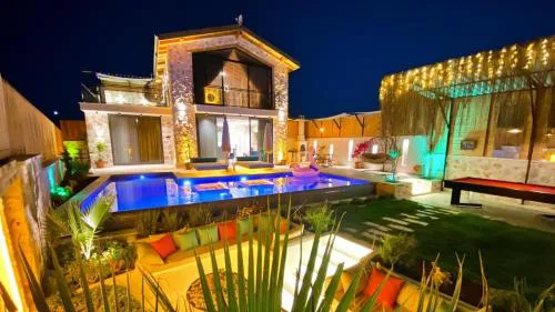 Çayköy 2 bedroom secluded villa with private pool hot tub