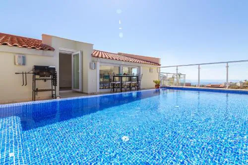 Dahlia Penthouse - Beautiful Luxurious Private Pool Fantastic Harbour Views