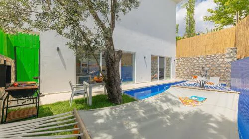 Islamlar Apartment with Private Pool