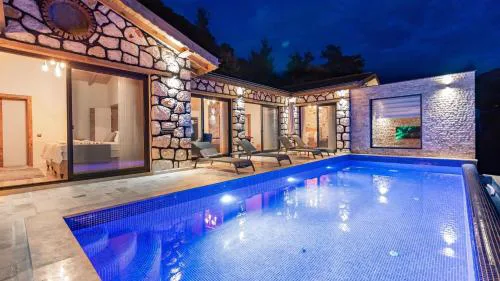 Islamlar Village 2 Bedroom Villa - Private Outdoor and Indoor Pool