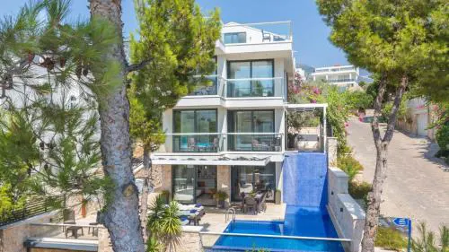 Kalamar Bay Luxury Villa - Private Pool -2 Minutes to the Beach