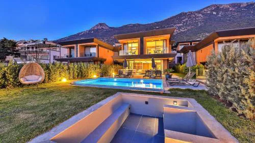 Kalkan 3 bedroom seaview villa with private pool and Garden