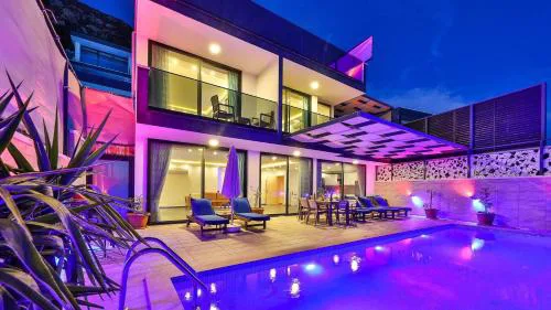 Kalkan 3 Bedroom Villa - Outdoor and Indoor Pool