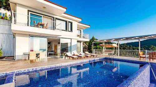 Luxury 3 Bedroom Villa in Uzumlu Village