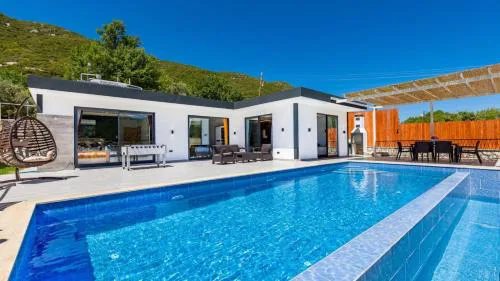Sarıbelen 2 bedroom villa with private pool