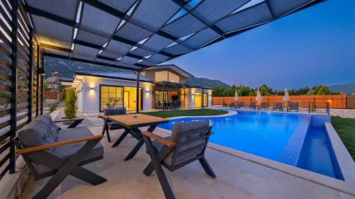 Sarıbelen 3 bedroom secluded villa with private pool hot tub