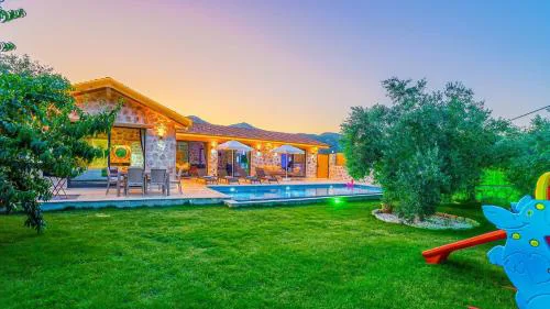 Saribelen Village 2 Bedroom Villa with Private Garden and Pool