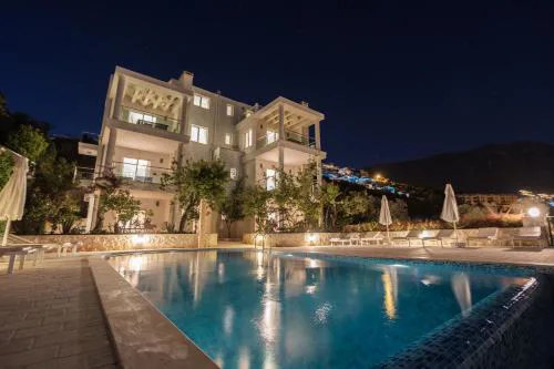 Sunset Apartments with pool in Kalkan