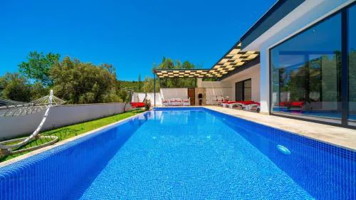 Üzümlü 2 bedroom secluded villa with heated pool private pool hot tub