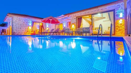 Üzümlü 2 bedroom secluded villa with private pool hot tub