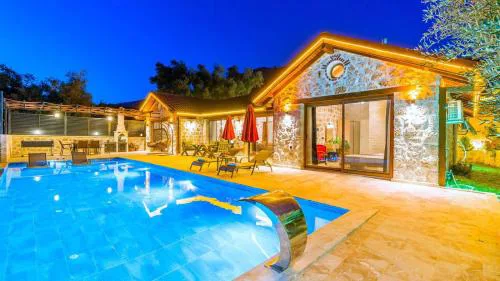 Üzümlü 2 bedroom secluded villa with private pool hot tub