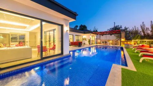 Üzümlü 2 bedroom secluded villa with private pool hot tub