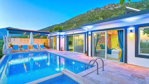 Üzümlü 2 bedroom secluded villa with private pool hot tub