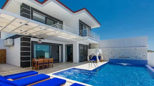 Üzümlü 3 bedroom secluded villa with private pool hot tub