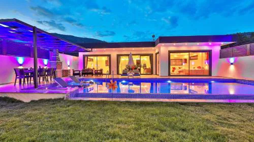Yeşilköy 2 bedroom secluded villa with private pool hot tub