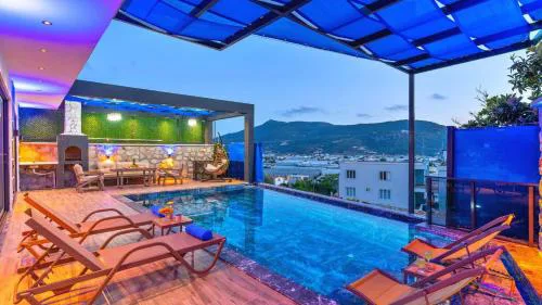 Yeşilköy 2 bedroom villa with private pool hot tub
