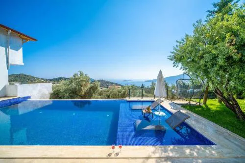 Kaş Kalkan Deniz manzaralı Havuzlu Bahçeli Villa