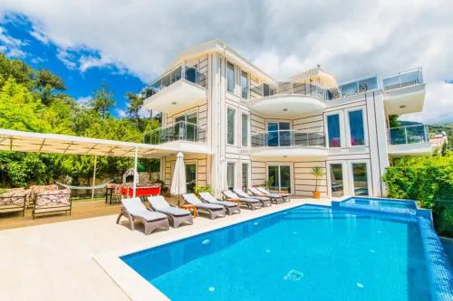 Secluded Villa with Private Pool for Families