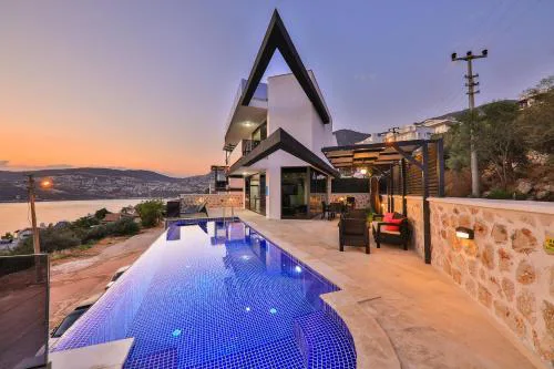 Ultra Lux Villa