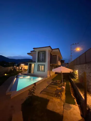 Villa 77