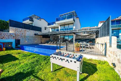 Villa for 10 People with Sea View in Kalkan Center