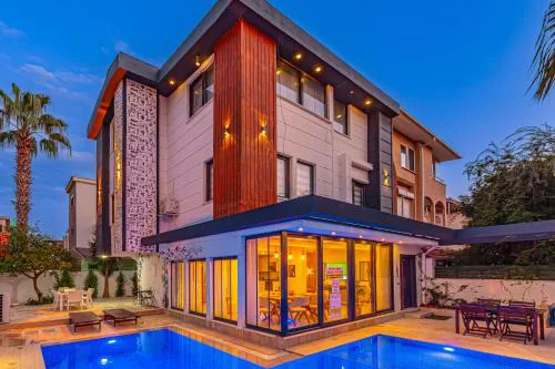 Casa Rosa Luxury Villa w heated Pool