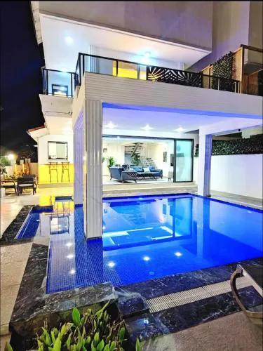 My Palace Villa Heated Pool
