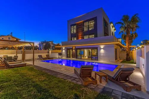 NEAR BY THE LAND OF LEGENDs , 40 M2 PRİVATE POOL VİLLA BATİATUS