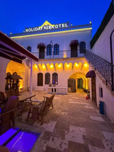 Holiday Nira Otel